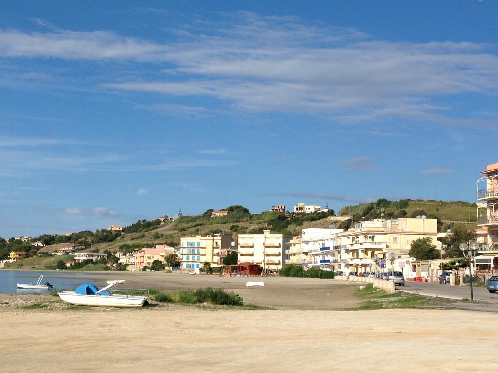 Case La Spiaggia Шакка Экстерьер фото